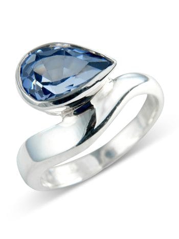 18ct White Gold and Sapphire Ring