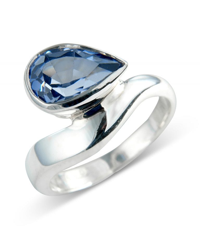 Pear Sapphire Set In 18ct White Gold