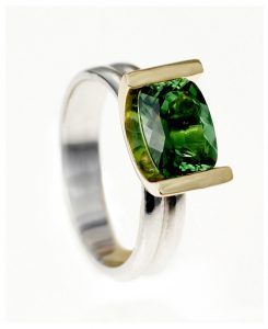 gold ring; enagement ring; cocktail ring 