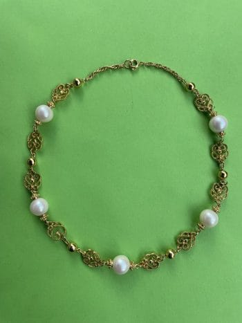 Stunning re-modelled 1980s gold plated necklace with faux pearls  approx 18