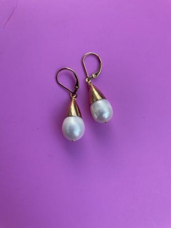 Drop fresh water pearl earrings with gold plated details (drop 2.5cm approx) 14kt gold filled lever back earring fittings are new 