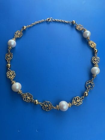 Stunning re-modelled 1980s gold plated necklace with faux pearls  approx 18