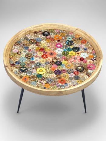 Botanica features individually re-modelled authentic vintage jewellery dating from the 1940s to the 1990s.